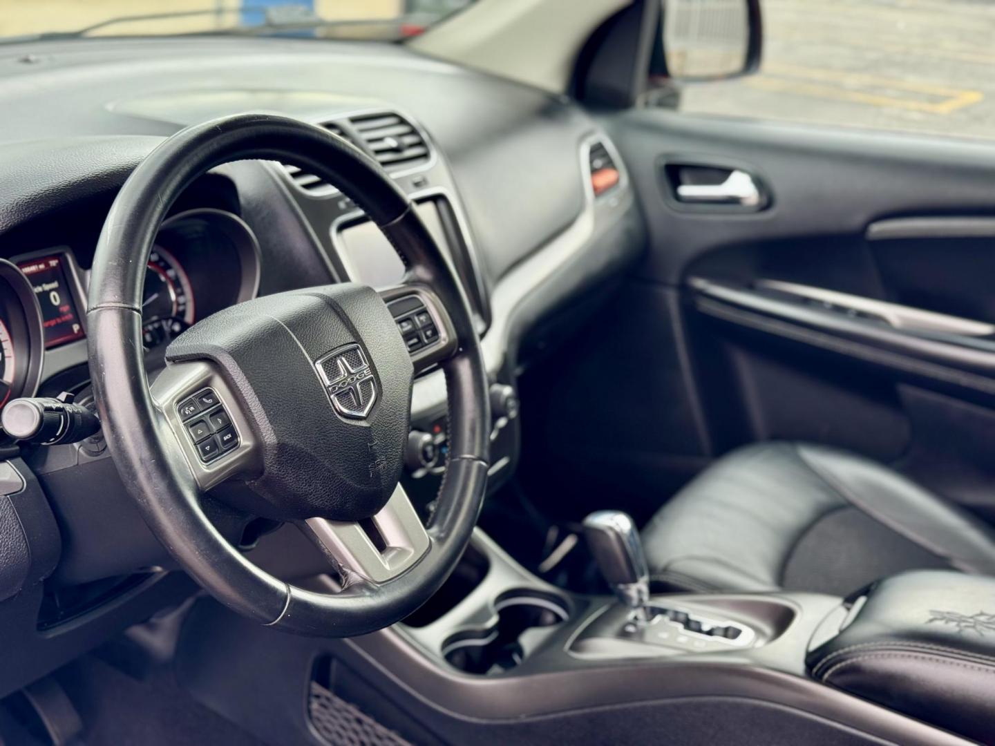 2018 RED Dodge Journey Crossroad FWD (3C4PDCGG5JT) with an 3.6L V6 DOHC 24V engine, 4A transmission, located at 7600 S Western Ave., Chicago, IL, 60620, (773) 918-3980, 0.000000, 0.000000 - Photo#5