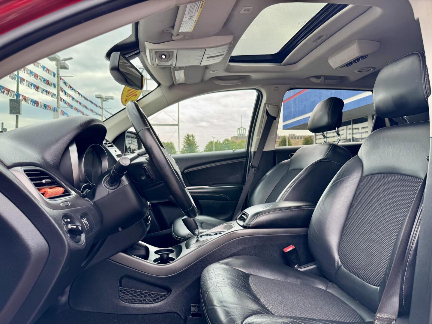 2018 RED Dodge Journey Crossroad FWD (3C4PDCGG5JT) with an 3.6L V6 DOHC 24V engine, 4A transmission, located at 7600 S Western Ave., Chicago, IL, 60620, (773) 918-3980, 0.000000, 0.000000 - Photo#7