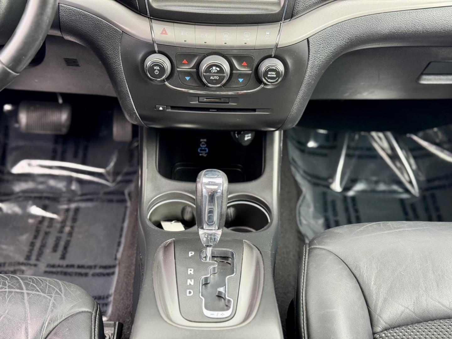 2018 RED Dodge Journey Crossroad FWD (3C4PDCGG5JT) with an 3.6L V6 DOHC 24V engine, 4A transmission, located at 7600 S Western Ave., Chicago, IL, 60620, (773) 918-3980, 0.000000, 0.000000 - Photo#13