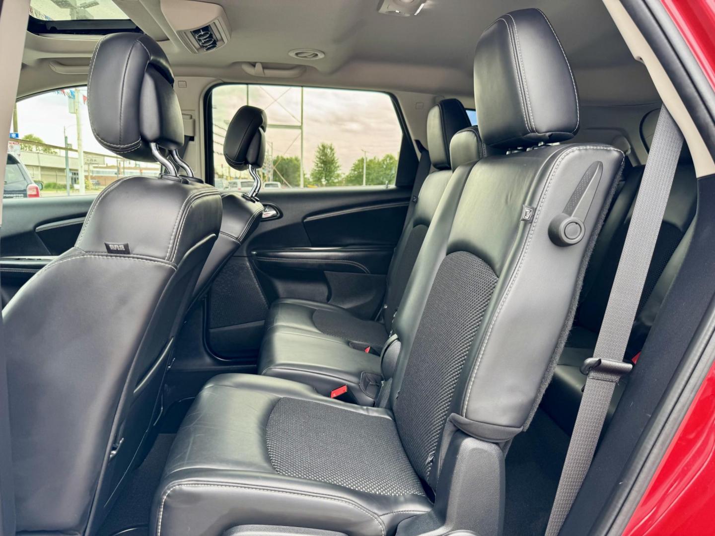 2018 RED Dodge Journey Crossroad FWD (3C4PDCGG5JT) with an 3.6L V6 DOHC 24V engine, 4A transmission, located at 7600 S Western Ave., Chicago, IL, 60620, (773) 918-3980, 0.000000, 0.000000 - Photo#11