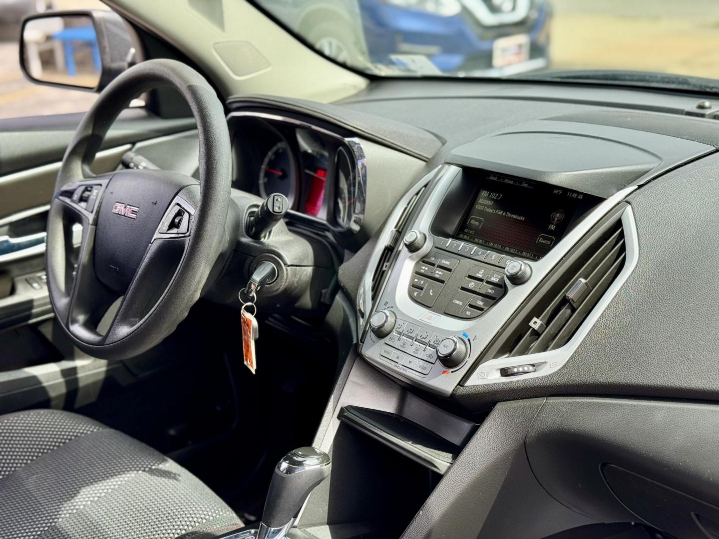 2017 GRAY GMC Terrain SLE1 FWD (2GKALMEK2H6) with an 2.4L L4 DOHC 16V engine, 6A transmission, located at 7600 S Western Ave., Chicago, IL, 60620, (773) 918-3980, 0.000000, 0.000000 - Photo#7