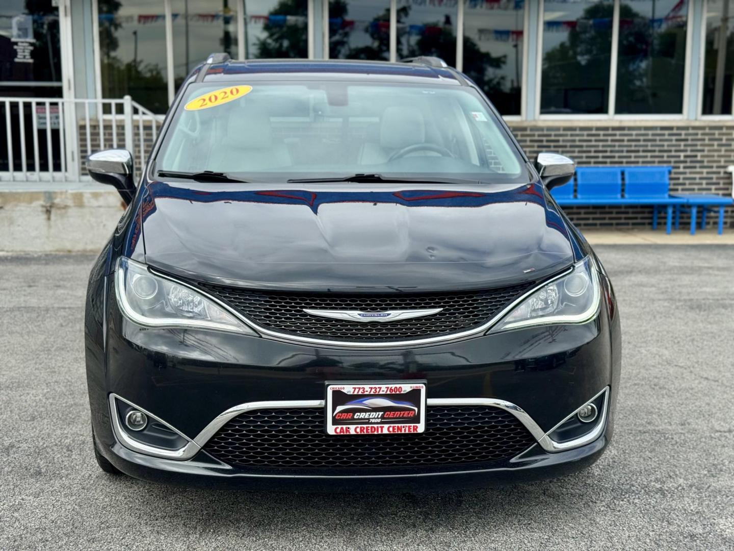 2020 BLACK Chrysler Pacifica Limited (2C4RC1GG6LR) with an 3.6L V6 DOHC 24V engine, 9A transmission, located at 7600 S Western Ave., Chicago, IL, 60620, (773) 918-3980, 0.000000, 0.000000 - Photo#1