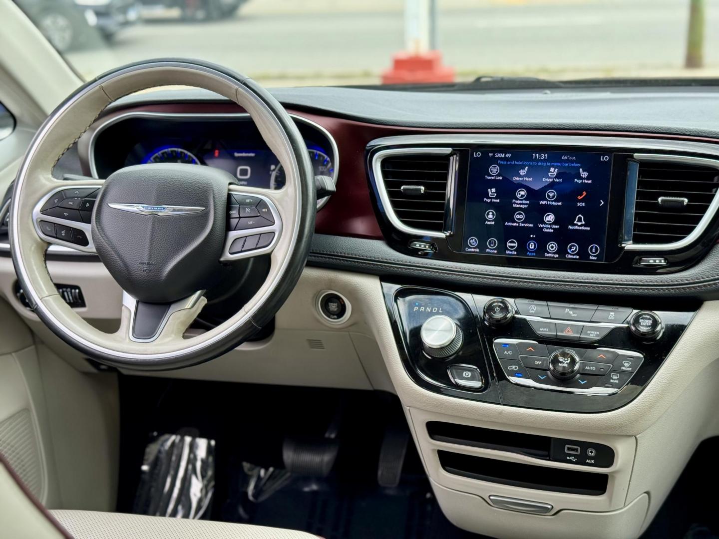2020 BLACK Chrysler Pacifica Limited (2C4RC1GG6LR) with an 3.6L V6 DOHC 24V engine, 9A transmission, located at 7600 S Western Ave., Chicago, IL, 60620, (773) 918-3980, 0.000000, 0.000000 - Photo#6