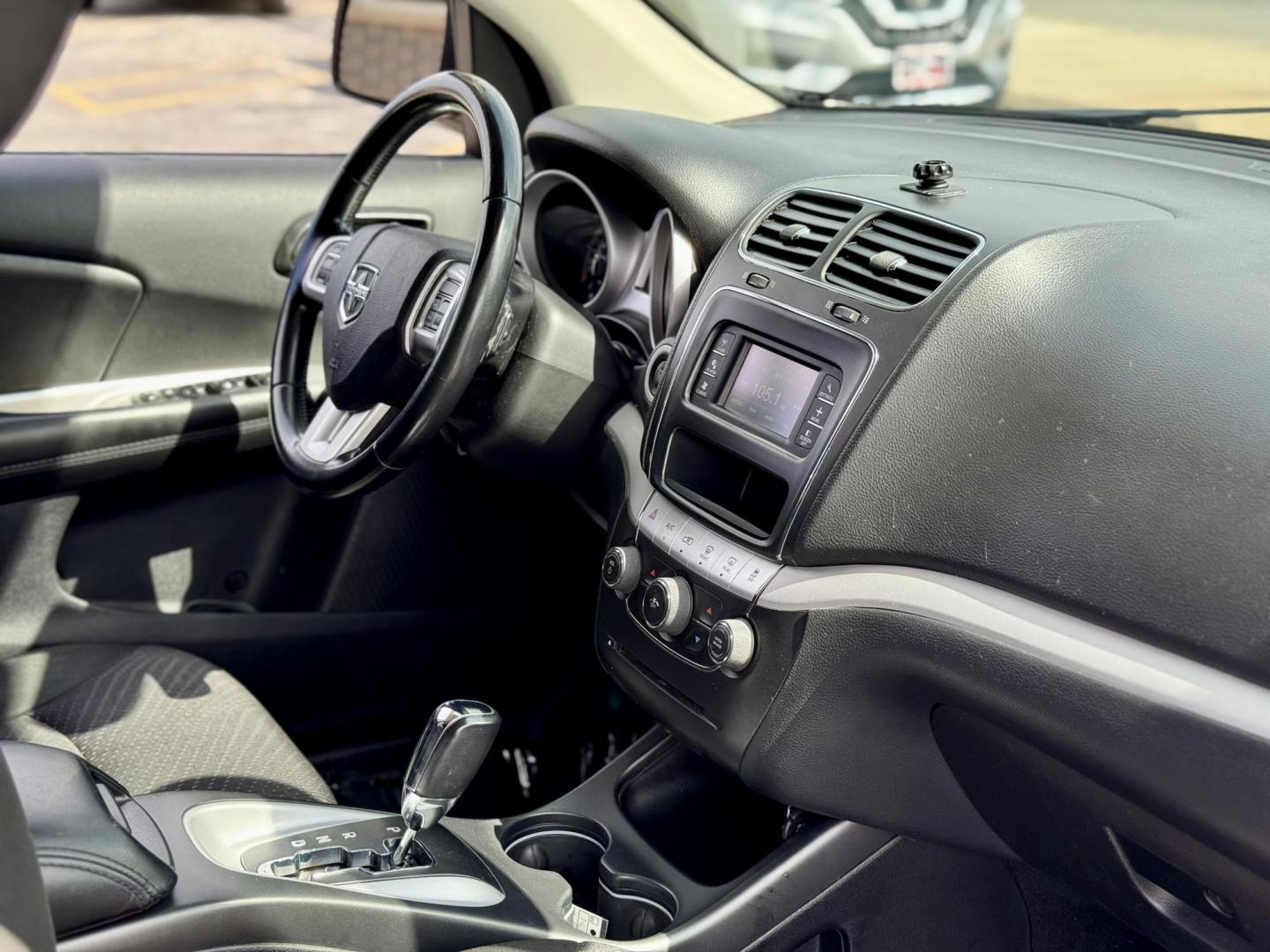 2020 RED Dodge Journey SE Value (3C4PDCAB7LT) with an 2.4L L4 DOHC 16V engine, 6A transmission, located at 7600 S Western Ave., Chicago, IL, 60620, (773) 918-3980, 0.000000, 0.000000 - Photo#8