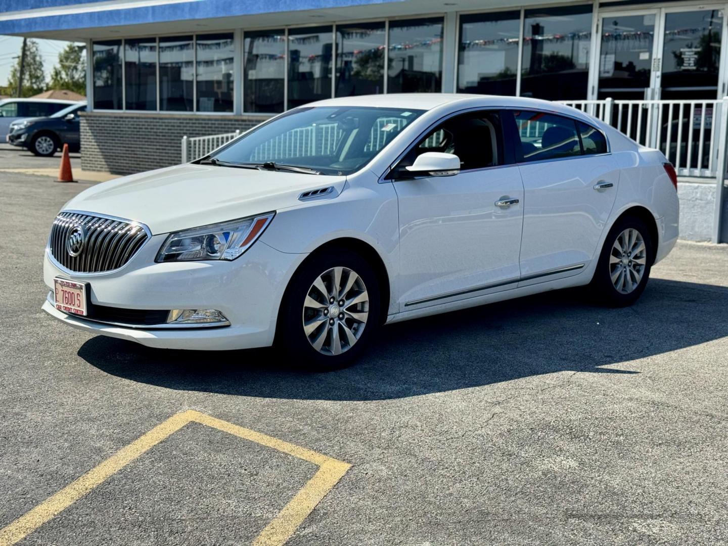 2015 WHITE Buick LaCrosse Leather Package (1G4GB5GR6FF) with an 2.4L L4 DOHC 16V engine, 6-Speed Automatic transmission, located at 7600 S Western Ave., Chicago, IL, 60620, (773) 918-3980, 0.000000, 0.000000 - Photo#2