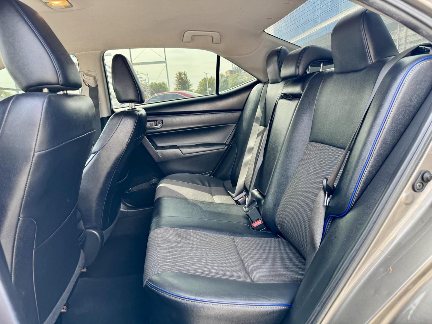 2019 GRAY Toyota Corolla SE CVT (2T1BURHE8KC) with an 1.8L L4 DOHC 16V engine, CVT transmission, located at 7600 S Western Ave., Chicago, IL, 60620, (773) 918-3980, 0.000000, 0.000000 - Photo#9
