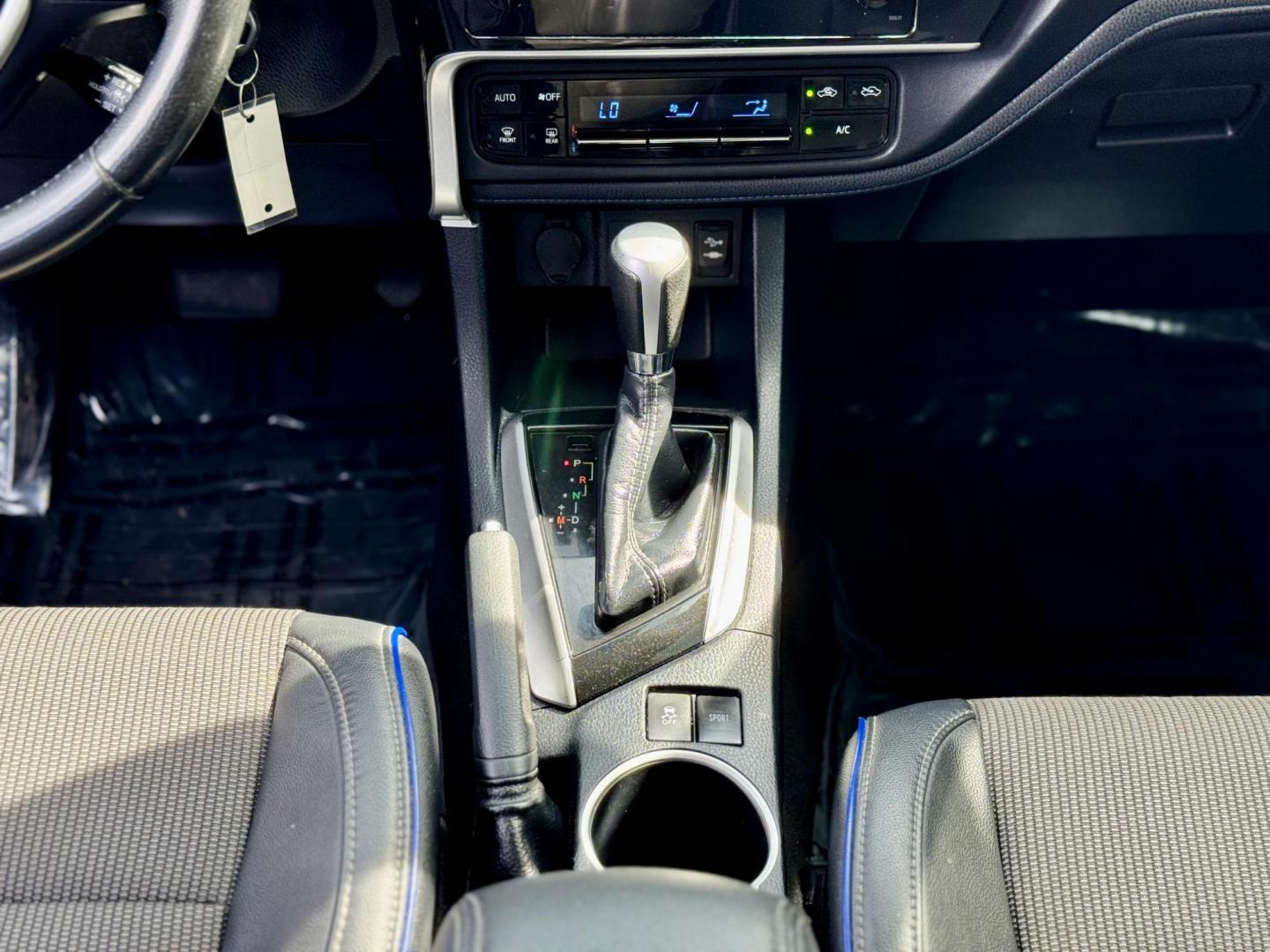 2019 GRAY Toyota Corolla SE CVT (2T1BURHE8KC) with an 1.8L L4 DOHC 16V engine, CVT transmission, located at 7600 S Western Ave., Chicago, IL, 60620, (773) 918-3980, 0.000000, 0.000000 - Photo#10