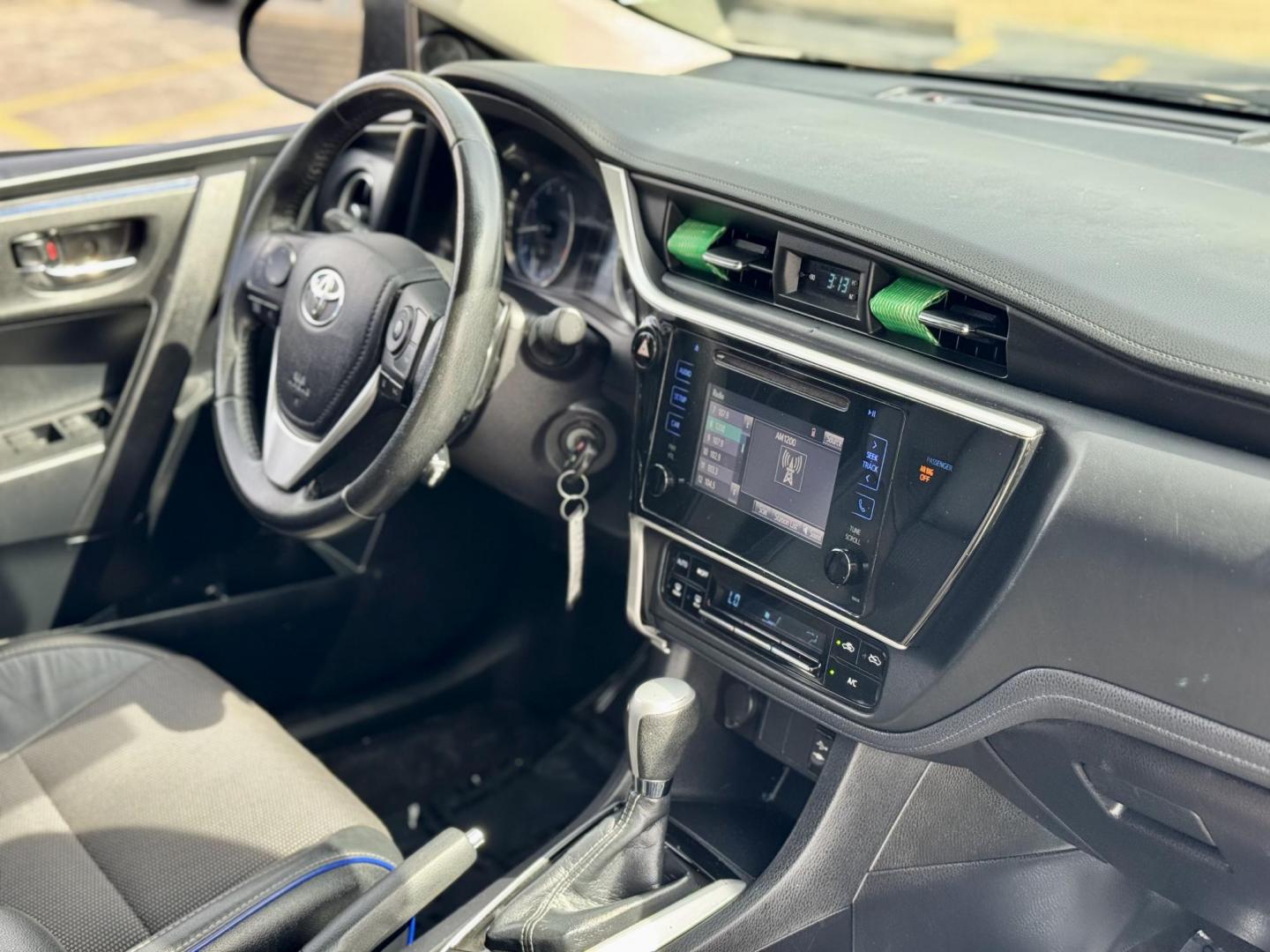 2019 GRAY Toyota Corolla SE CVT (2T1BURHE8KC) with an 1.8L L4 DOHC 16V engine, CVT transmission, located at 7600 S Western Ave., Chicago, IL, 60620, (773) 918-3980, 0.000000, 0.000000 - Photo#6