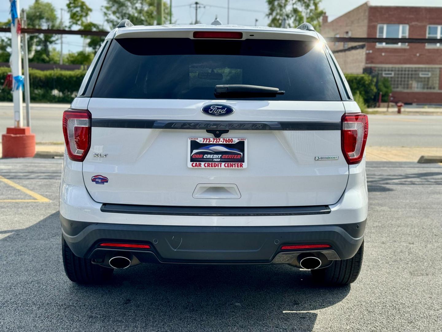 2018 WHITE Ford Explorer XLT FWD (1FM5K7DH7JG) with an 2.3L L4 DOHC 16V engine, 6A transmission, located at 7600 S Western Ave., Chicago, IL, 60620, (773) 918-3980, 0.000000, 0.000000 - Photo#3