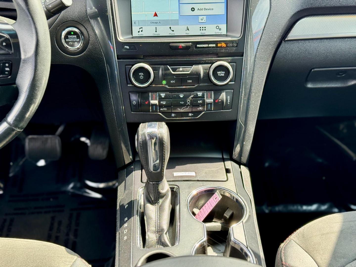 2018 WHITE Ford Explorer XLT FWD (1FM5K7DH7JG) with an 2.3L L4 DOHC 16V engine, 6A transmission, located at 7600 S Western Ave., Chicago, IL, 60620, (773) 918-3980, 0.000000, 0.000000 - Photo#13