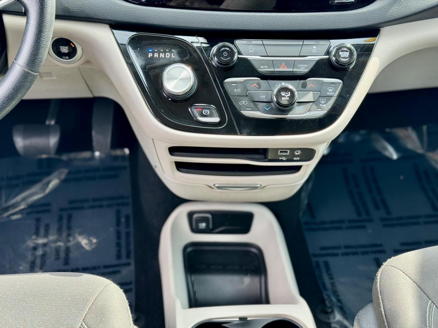 2020 BLUE Chrysler Voyager LX (2C4RC1CG2LR) with an 3.6L V6 DOHC 24V engine, 9A transmission, located at 7600 S Western Ave., Chicago, IL, 60620, (773) 918-3980, 0.000000, 0.000000 - Photo#13