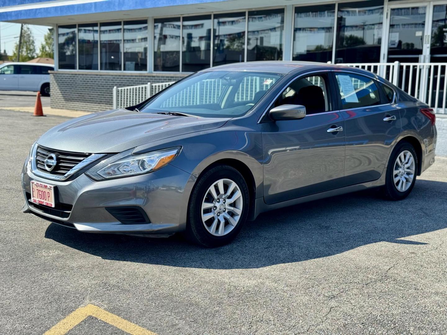 2018 GRAY Nissan Altima 2.5 (1N4AL3AP1JC) with an 2.5L L4 DOHC 16V engine, CVT transmission, located at 7600 S Western Ave., Chicago, IL, 60620, (773) 918-3980, 0.000000, 0.000000 - Photo#2