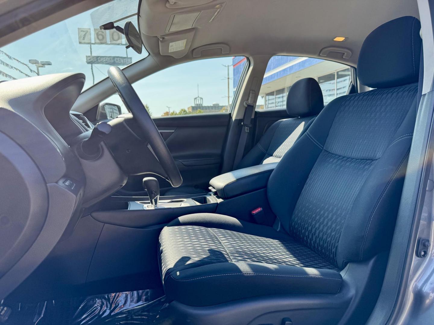 2018 GRAY Nissan Altima 2.5 (1N4AL3AP1JC) with an 2.5L L4 DOHC 16V engine, CVT transmission, located at 7600 S Western Ave., Chicago, IL, 60620, (773) 918-3980, 0.000000, 0.000000 - Photo#7