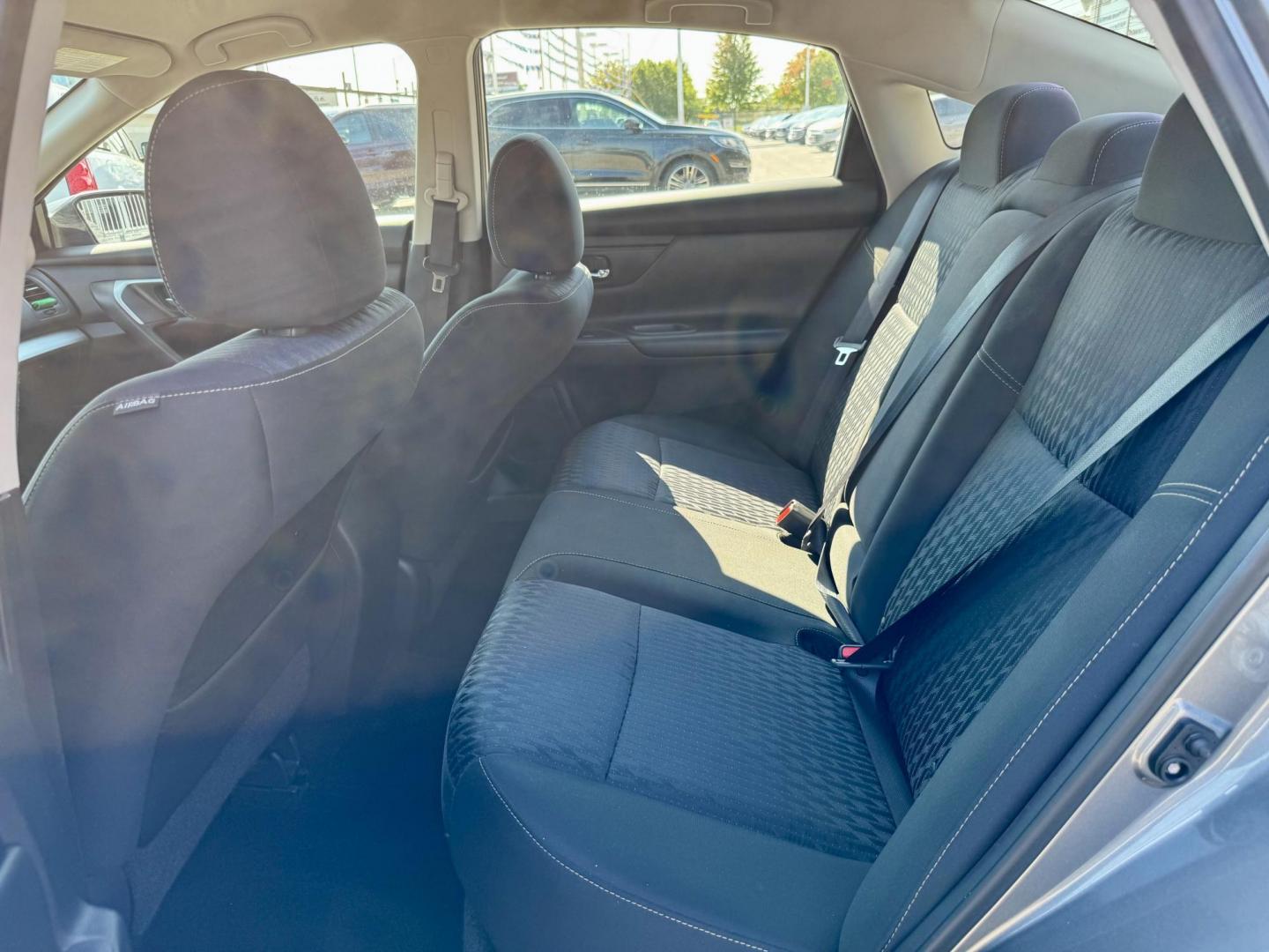 2018 GRAY Nissan Altima 2.5 (1N4AL3AP1JC) with an 2.5L L4 DOHC 16V engine, CVT transmission, located at 7600 S Western Ave., Chicago, IL, 60620, (773) 918-3980, 0.000000, 0.000000 - Photo#10