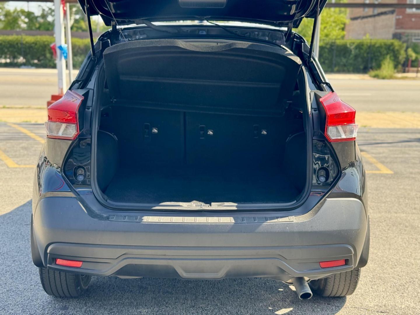 2019 BLACK Nissan Kicks S (3N1CP5CU6KL) with an 1.6L L4 engine, CVT transmission, located at 7600 S Western Ave., Chicago, IL, 60620, (773) 918-3980, 0.000000, 0.000000 - Photo#4