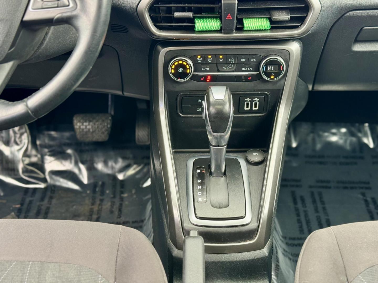 2018 WHITE Ford EcoSport SE (MAJ3P1TE2JC) with an 1.0L L3 engine, 6A transmission, located at 7600 S Western Ave., Chicago, IL, 60620, (773) 918-3980, 0.000000, 0.000000 - Photo#9