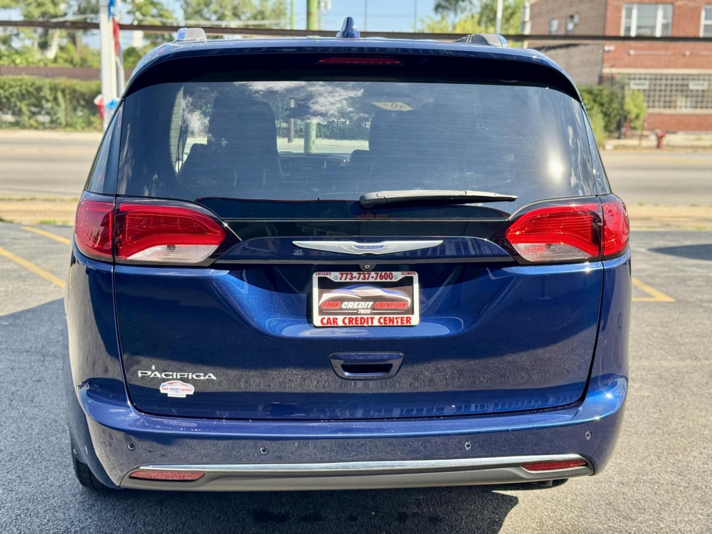 2020 BLUE Chrysler Pacifica Touring-L (2C4RC1BG1LR) with an 3.6L V6 DOHC 24V engine, 9A transmission, located at 7600 S Western Ave., Chicago, IL, 60620, (773) 918-3980, 0.000000, 0.000000 - Photo#3