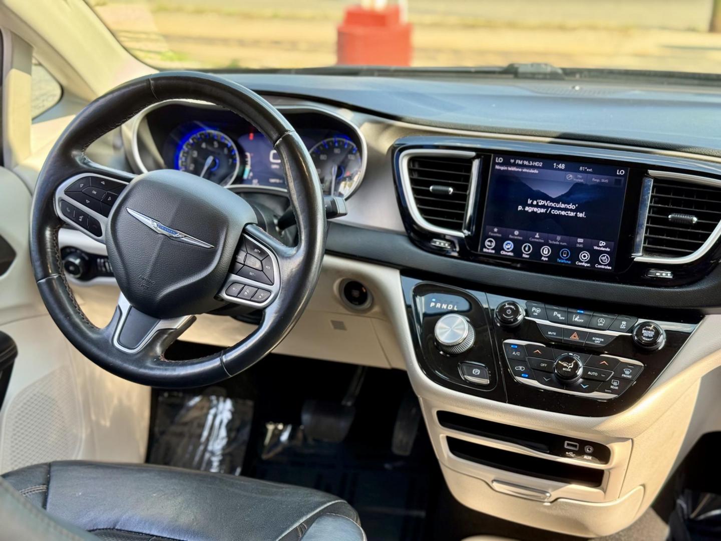2020 BLUE Chrysler Pacifica Touring-L (2C4RC1BG1LR) with an 3.6L V6 DOHC 24V engine, 9A transmission, located at 7600 S Western Ave., Chicago, IL, 60620, (773) 918-3980, 0.000000, 0.000000 - Photo#6