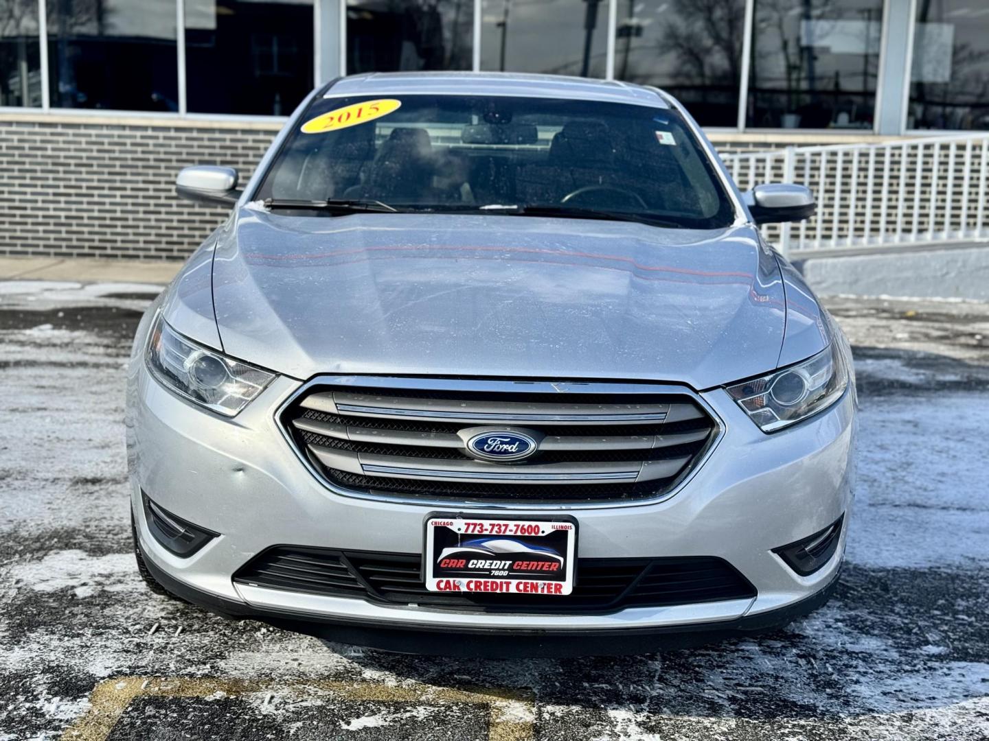 2015 SILVER Ford Taurus SEL FWD (1FAHP2E83FG) with an 3.5L V6 DOHC 24V engine, 6-Speed Automatic transmission, located at 7600 S Western Ave., Chicago, IL, 60620, (773) 918-3980, 0.000000, 0.000000 - Photo#1