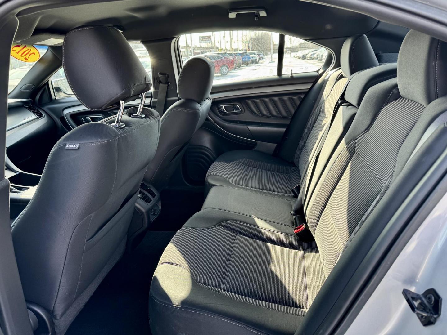 2015 SILVER Ford Taurus SEL FWD (1FAHP2E83FG) with an 3.5L V6 DOHC 24V engine, 6-Speed Automatic transmission, located at 7600 S Western Ave., Chicago, IL, 60620, (773) 918-3980, 0.000000, 0.000000 - Photo#8