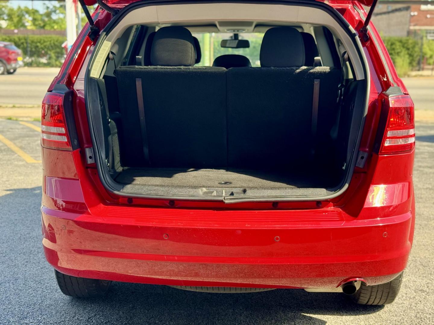 2020 RED Dodge Journey SE Value (3C4PDCAB2LT) with an 2.4L L4 DOHC 16V engine, 6A transmission, located at 7600 S Western Ave., Chicago, IL, 60620, (773) 918-3980, 0.000000, 0.000000 - Photo#4