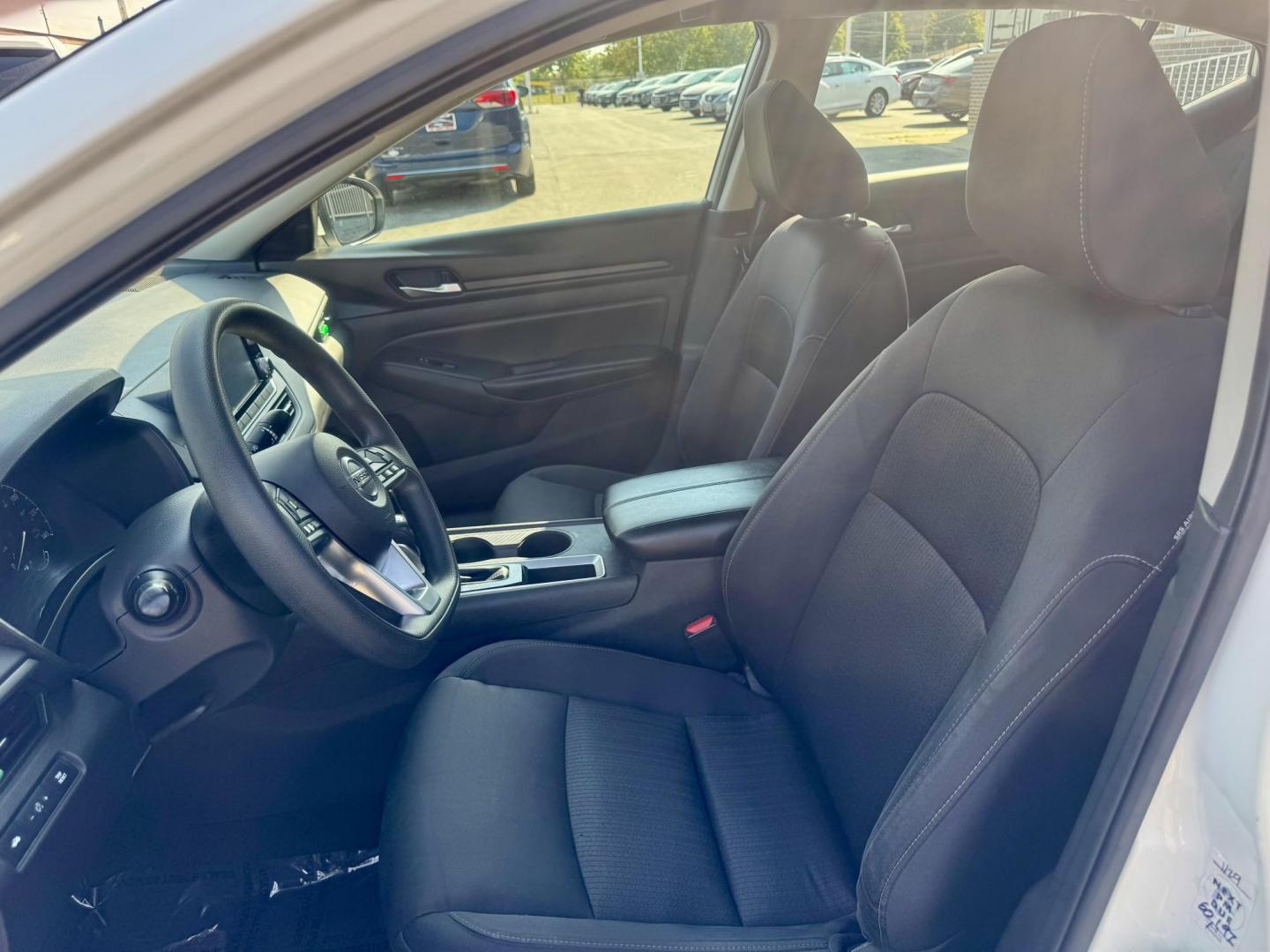 2021 WHITE Nissan Altima 2.5 S (1N4BL4BV7MN) with an 2.5L L4 DOHC 16V engine, CVT transmission, located at 7600 S Western Ave., Chicago, IL, 60620, (773) 918-3980, 0.000000, 0.000000 - Photo#8