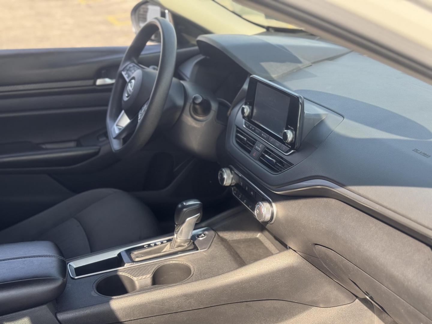 2021 WHITE Nissan Altima 2.5 S (1N4BL4BV7MN) with an 2.5L L4 DOHC 16V engine, CVT transmission, located at 7600 S Western Ave., Chicago, IL, 60620, (773) 918-3980, 0.000000, 0.000000 - Photo#9