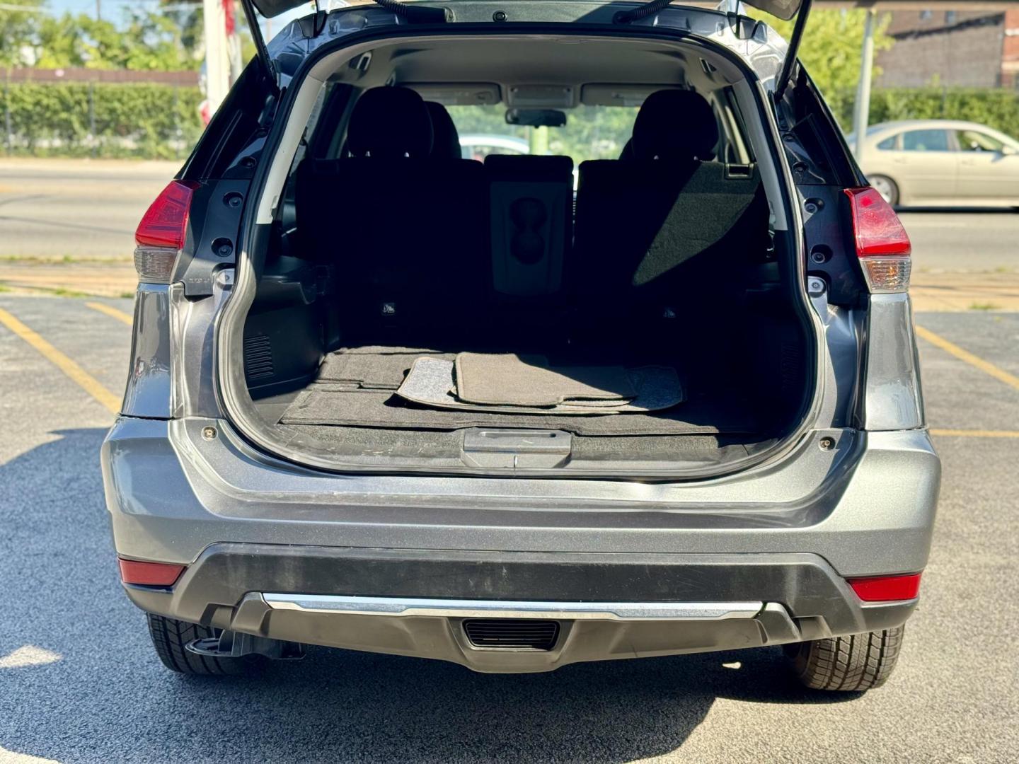 2017 GRAY Nissan Rogue S AWD (KNMAT2MV3HP) with an 2.5L L4 DOHC 16V engine, CVT transmission, located at 7600 S Western Ave., Chicago, IL, 60620, (773) 918-3980, 0.000000, 0.000000 - Photo#4