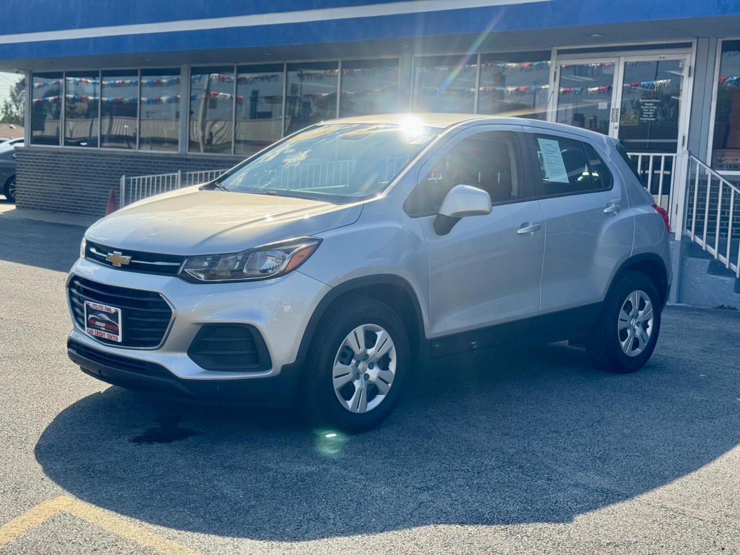 2018 SILVER Chevrolet Trax LS FWD (KL7CJKSB7JB) with an 1.4L L4 DOHC 16V engine, 6A transmission, located at 7600 S Western Ave., Chicago, IL, 60620, (773) 918-3980, 0.000000, 0.000000 - Photo#2