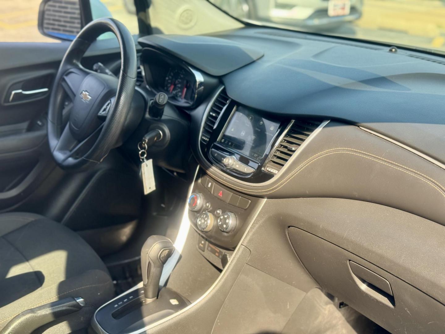 2018 SILVER Chevrolet Trax LS FWD (KL7CJKSB7JB) with an 1.4L L4 DOHC 16V engine, 6A transmission, located at 7600 S Western Ave., Chicago, IL, 60620, (773) 918-3980, 0.000000, 0.000000 - Photo#7