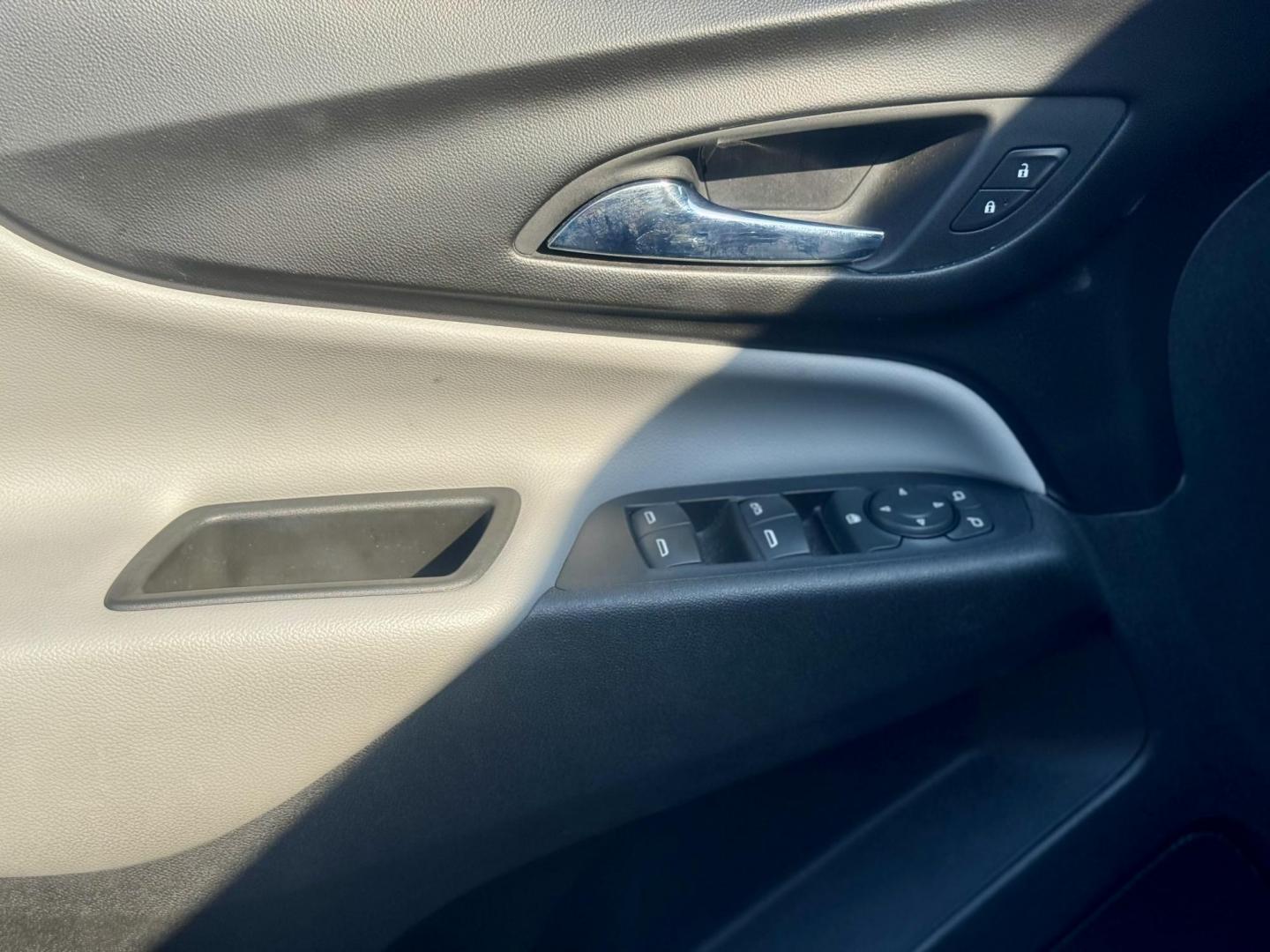2019 BLUE Chevrolet Equinox LS 2WD (3GNAXHEV8KS) with an 1.5L L4 DIR DOHC 16V TURBO engine, 6A transmission, located at 7600 S Western Ave., Chicago, IL, 60620, (773) 918-3980, 0.000000, 0.000000 - Photo#13