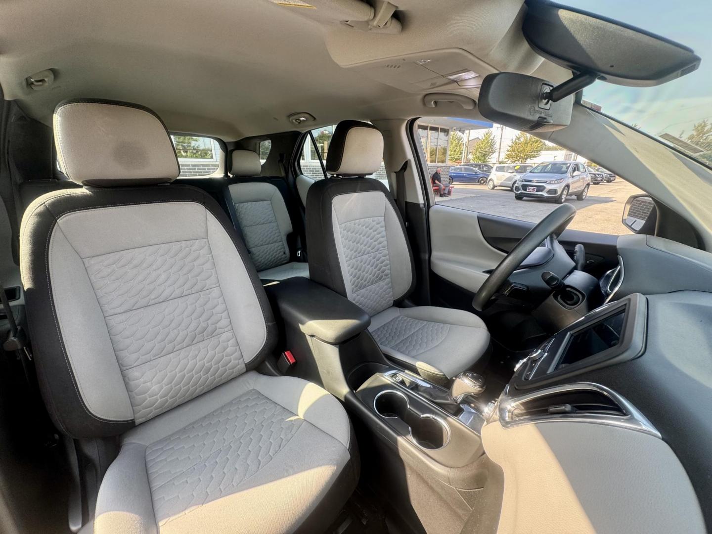 2019 BLUE Chevrolet Equinox LS 2WD (3GNAXHEV8KS) with an 1.5L L4 DIR DOHC 16V TURBO engine, 6A transmission, located at 7600 S Western Ave., Chicago, IL, 60620, (773) 918-3980, 0.000000, 0.000000 - Photo#9
