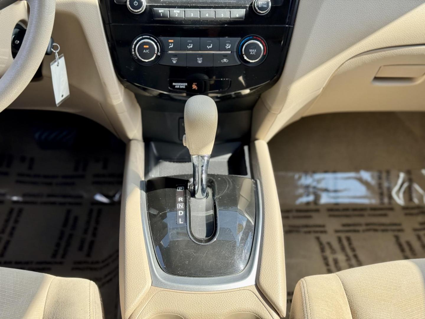 2015 BLACK Nissan Rogue S AWD (KNMAT2MV0FP) with an 2.5L L4 DOHC 16V engine, Continuously Variable Transmission transmission, located at 7600 S Western Ave., Chicago, IL, 60620, (773) 918-3980, 0.000000, 0.000000 - Photo#11
