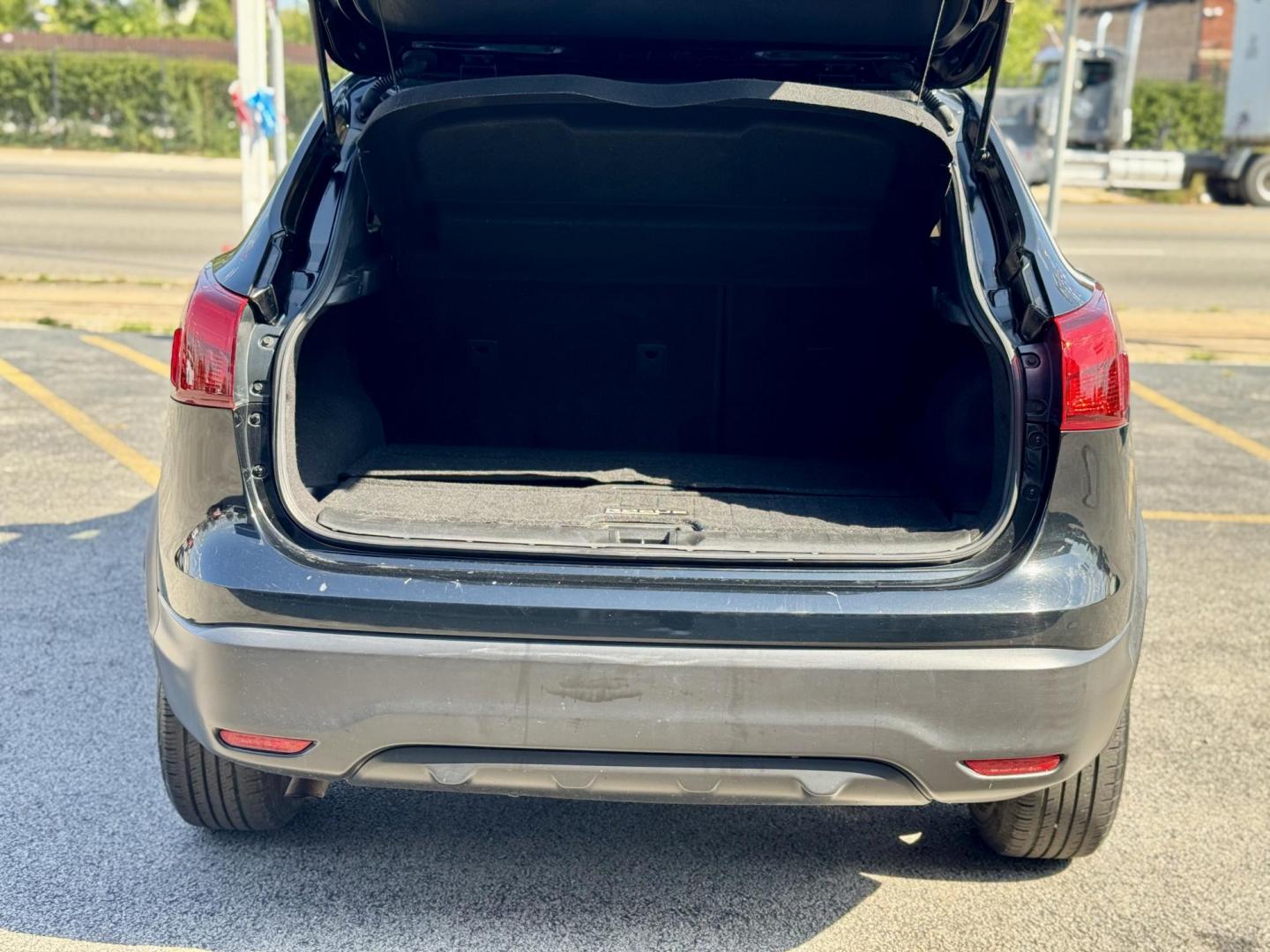 2017 BLACK Nissan Rogue Sport SL AWD (JN1BJ1CRXHW) with an 2.0L L4 DOHC 16V engine, CVT transmission, located at 7600 S Western Ave., Chicago, IL, 60620, (773) 918-3980, 0.000000, 0.000000 - Photo#4