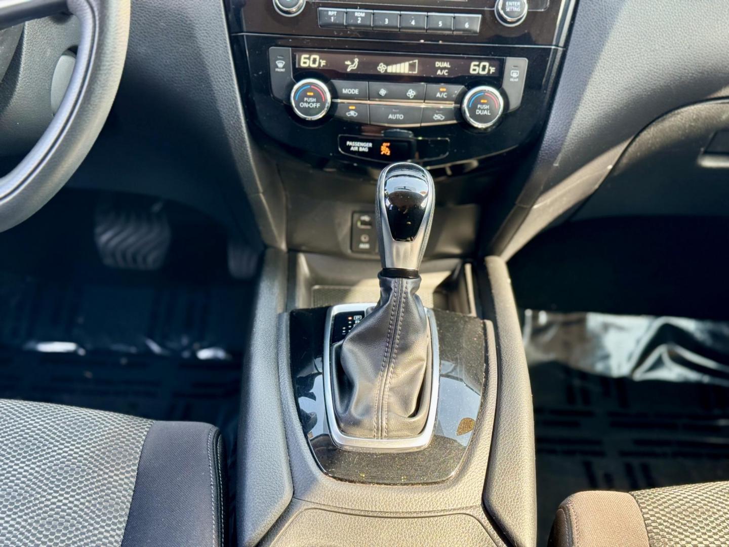 2017 BLACK Nissan Rogue Sport SL AWD (JN1BJ1CRXHW) with an 2.0L L4 DOHC 16V engine, CVT transmission, located at 7600 S Western Ave., Chicago, IL, 60620, (773) 918-3980, 0.000000, 0.000000 - Photo#11