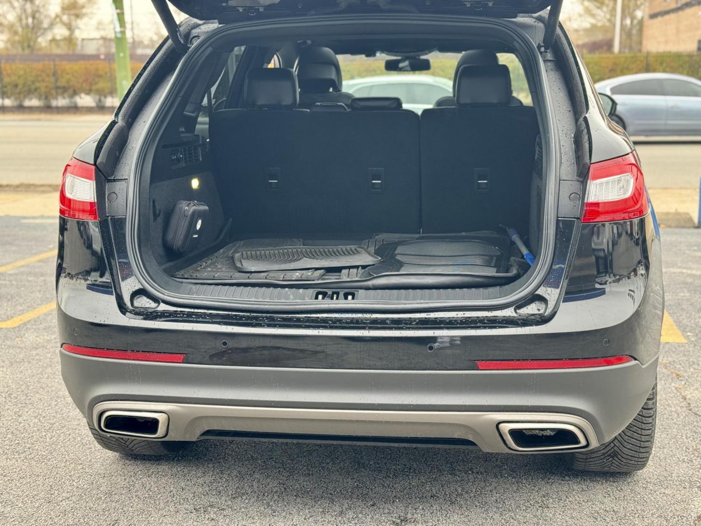 2016 BLACK Lincoln MKX Reserve AWD (2LMTJ8LR8GB) with an 3.7L V6 DOHC 24V engine, 6-Speed Automatic transmission, located at 7600 S Western Ave., Chicago, IL, 60620, (773) 918-3980, 0.000000, 0.000000 - Photo#4