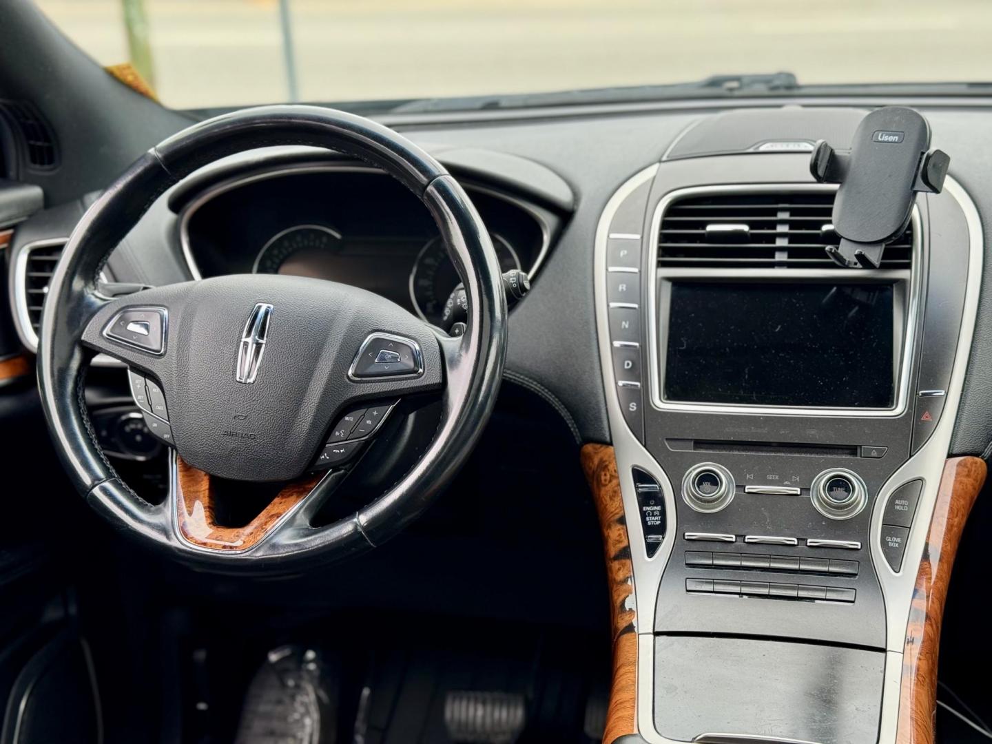 2016 BLACK Lincoln MKX Reserve AWD (2LMTJ8LR8GB) with an 3.7L V6 DOHC 24V engine, 6-Speed Automatic transmission, located at 7600 S Western Ave., Chicago, IL, 60620, (773) 918-3980, 0.000000, 0.000000 - Photo#6