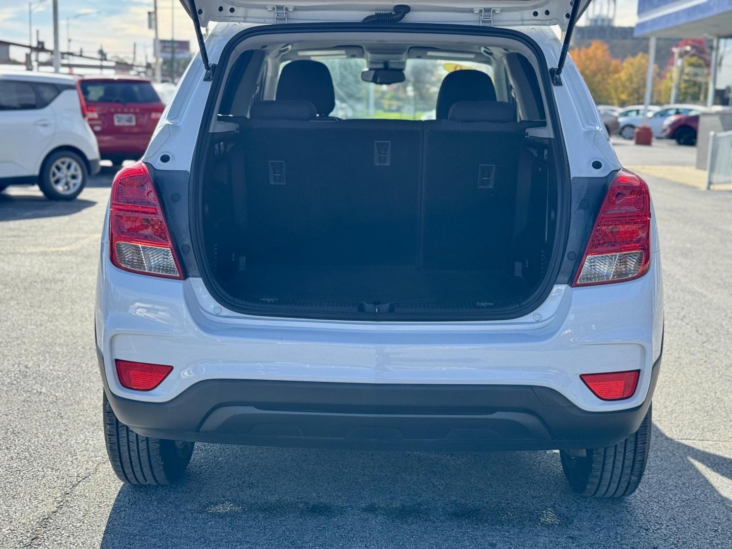 2020 WHITE Chevrolet Trax LS AWD (KL7CJNSBXLB) with an 1.4L L4 DOHC 16V engine, 6A transmission, located at 7600 S Western Ave., Chicago, IL, 60620, (773) 918-3980, 0.000000, 0.000000 - Photo#4