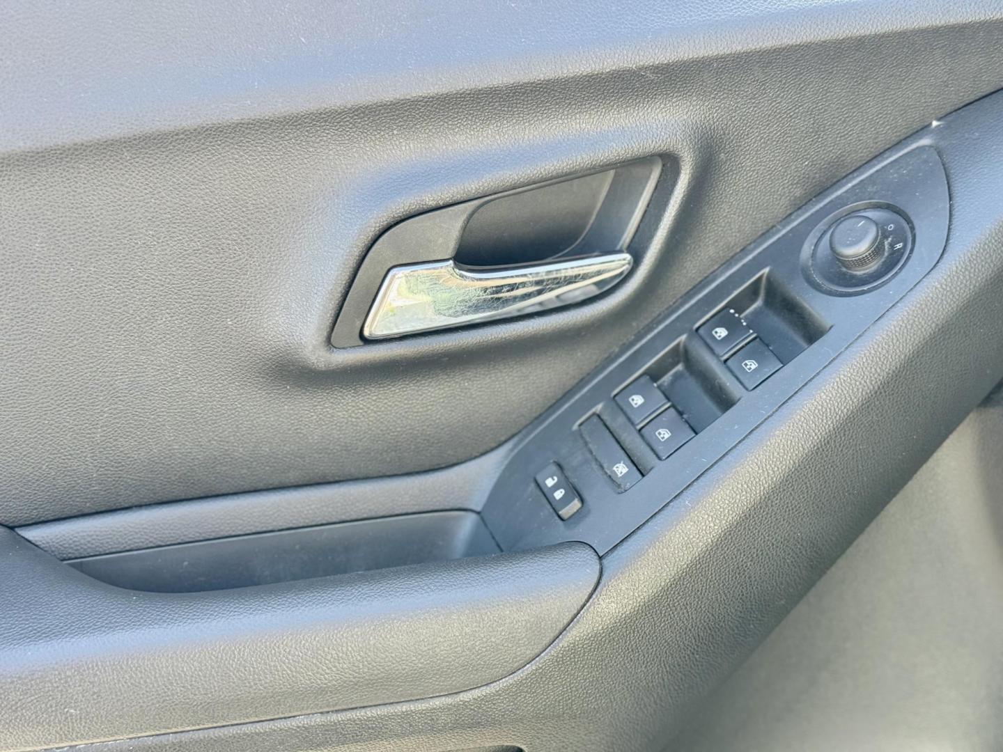 2020 WHITE Chevrolet Trax LS AWD (KL7CJNSBXLB) with an 1.4L L4 DOHC 16V engine, 6A transmission, located at 7600 S Western Ave., Chicago, IL, 60620, (773) 918-3980, 0.000000, 0.000000 - Photo#13