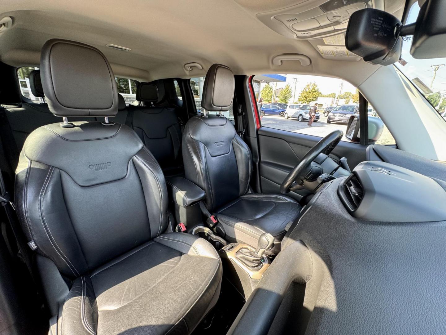 2015 RED Jeep Renegade Limited FWD (ZACCJADT5FP) with an 2.4L L4 engine, 9-Speed Automatic transmission, located at 7600 S Western Ave., Chicago, IL, 60620, (773) 918-3980, 0.000000, 0.000000 - Photo#9