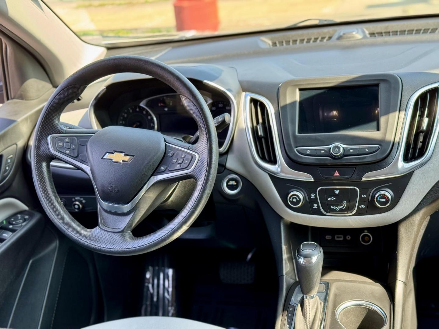2019 BROWN Chevrolet Equinox LT AWD (2GNAXUEV5K6) with an 1.5L L4 DOHC 16V TURBO engine, 6A transmission, located at 7600 S Western Ave., Chicago, IL, 60620, (773) 918-3980, 0.000000, 0.000000 - Photo#4