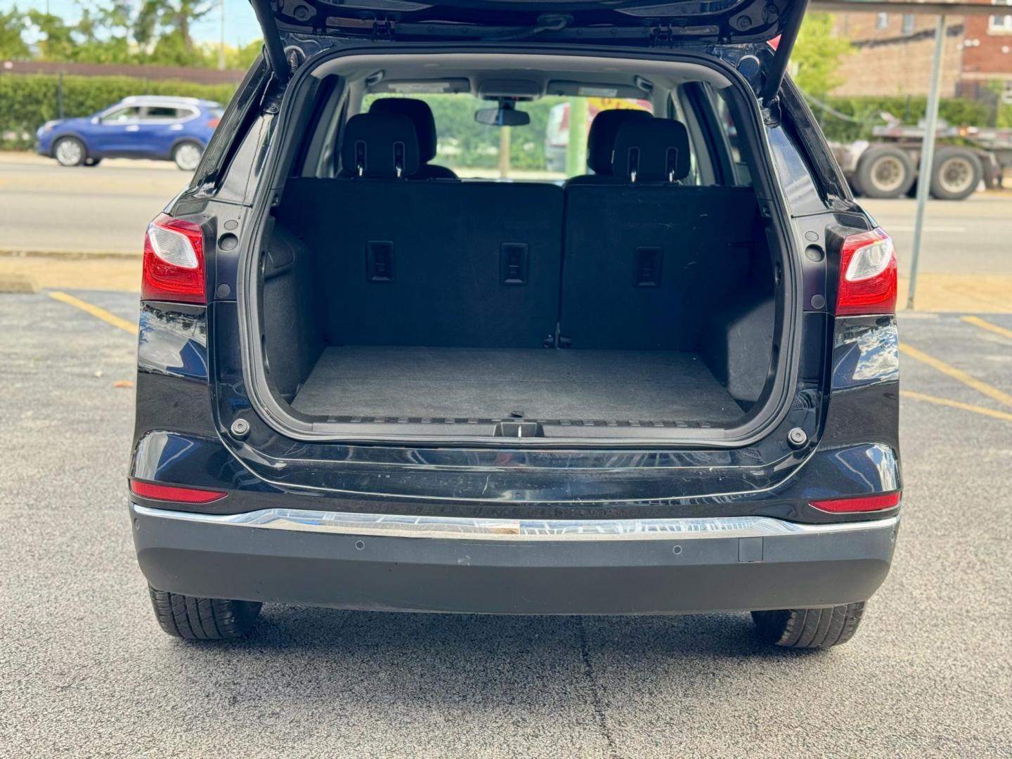 2019 BLACK Chevrolet Equinox LT 1.5 2WD (2GNAXKEV2K6) with an 1.5L L4 DIR DOHC 16V TURBO engine, 6A transmission, located at 7600 S Western Ave., Chicago, IL, 60620, (773) 918-3980, 0.000000, 0.000000 - Photo#4