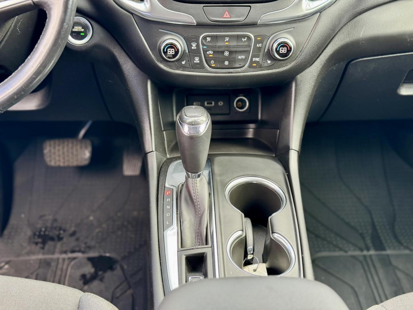 2019 BLACK Chevrolet Equinox LT 1.5 2WD (2GNAXKEV2K6) with an 1.5L L4 DIR DOHC 16V TURBO engine, 6A transmission, located at 7600 S Western Ave., Chicago, IL, 60620, (773) 918-3980, 0.000000, 0.000000 - Photo#11