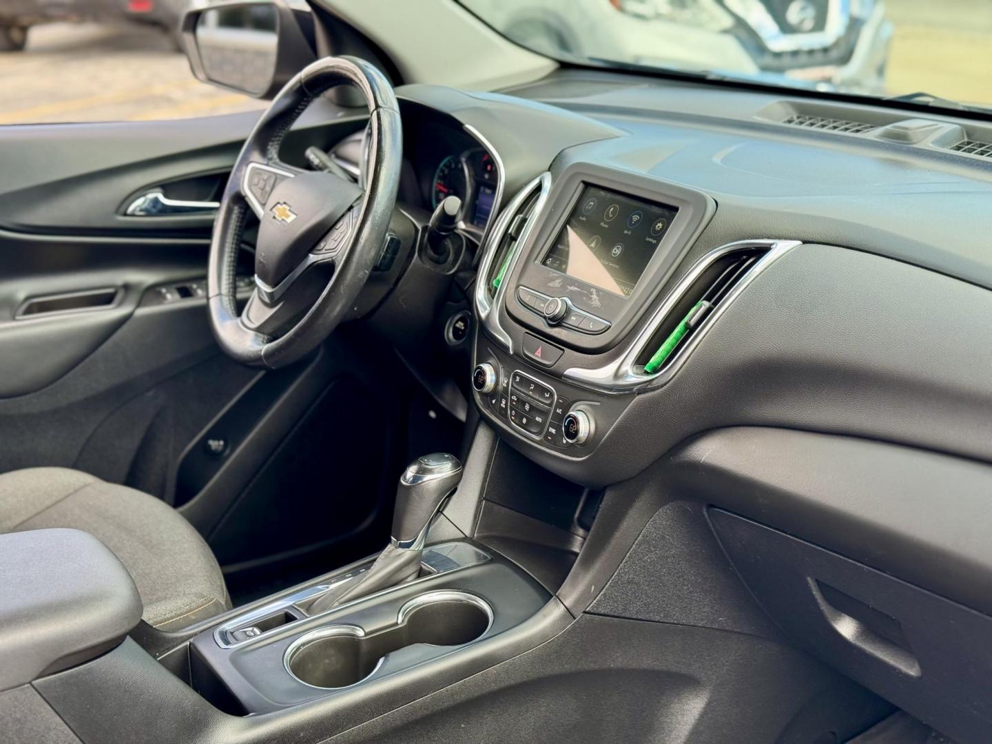 2019 BLACK Chevrolet Equinox LT 1.5 2WD (2GNAXKEV2K6) with an 1.5L L4 DIR DOHC 16V TURBO engine, 6A transmission, located at 7600 S Western Ave., Chicago, IL, 60620, (773) 918-3980, 0.000000, 0.000000 - Photo#8
