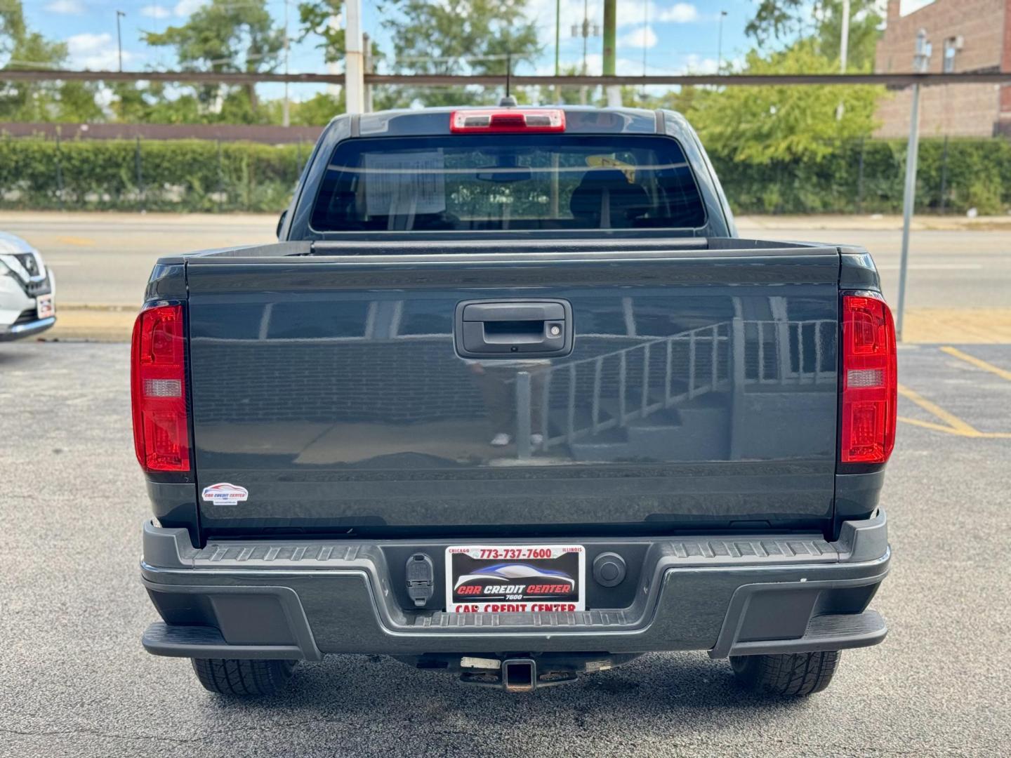 2017 GRAY Chevrolet Colorado LT Ext. Cab 2WD (1GCHSCEA2H1) with an 2.5L L4 DOHC 16V GAS engine, 6A transmission, located at 7600 S Western Ave., Chicago, IL, 60620, (773) 918-3980, 0.000000, 0.000000 - Photo#3
