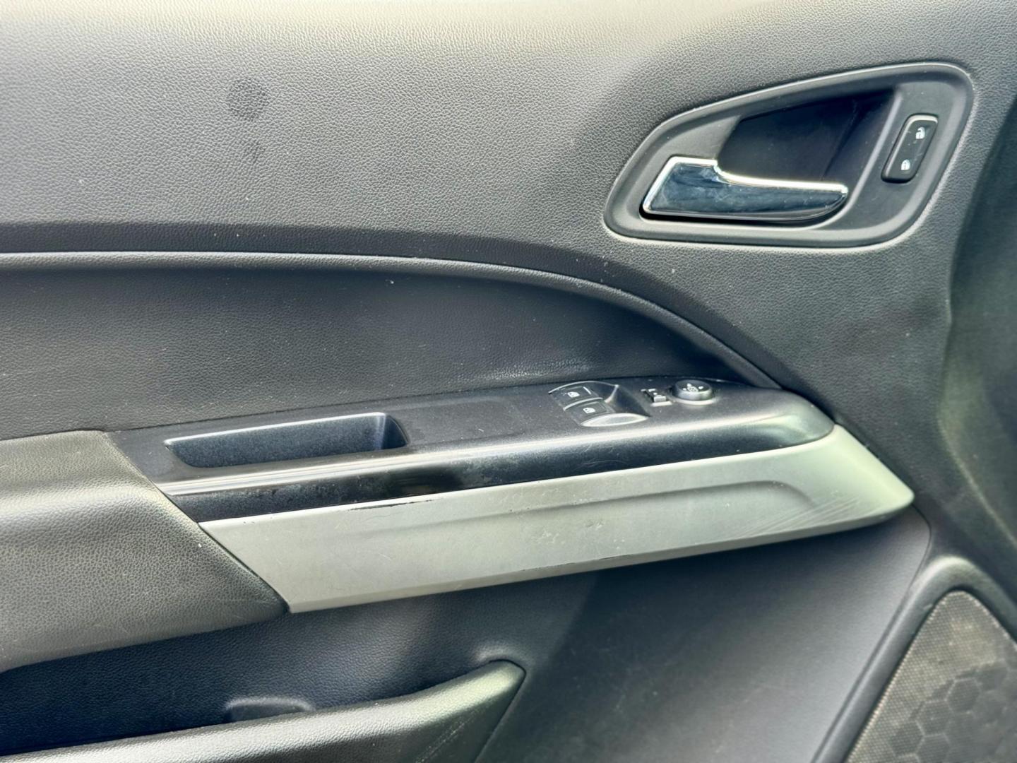 2017 GRAY Chevrolet Colorado LT Ext. Cab 2WD (1GCHSCEA2H1) with an 2.5L L4 DOHC 16V GAS engine, 6A transmission, located at 7600 S Western Ave., Chicago, IL, 60620, (773) 918-3980, 0.000000, 0.000000 - Photo#12