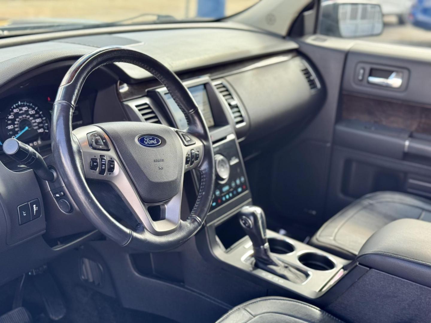 2018 GRAY Ford Flex Limited FWD (2FMGK5D89JB) with an 3.5L V6 DOHC 24V engine, 6A transmission, located at 7600 S Western Ave., Chicago, IL, 60620, (773) 918-3980, 0.000000, 0.000000 - Photo#5