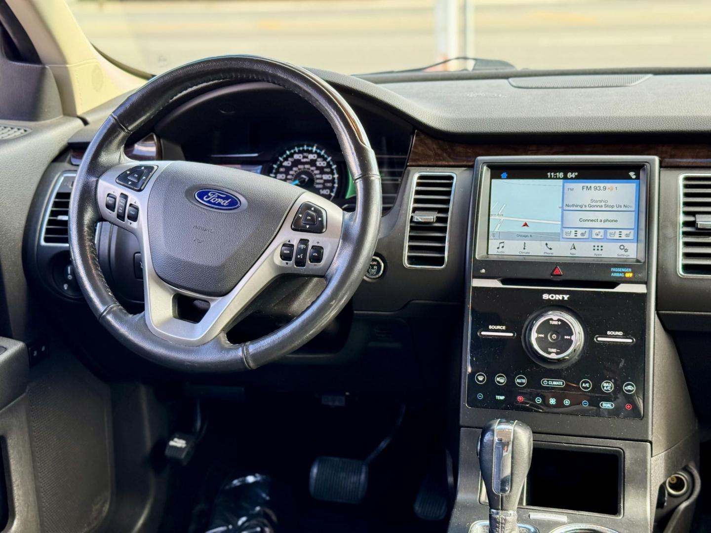 2018 GRAY Ford Flex Limited FWD (2FMGK5D89JB) with an 3.5L V6 DOHC 24V engine, 6A transmission, located at 7600 S Western Ave., Chicago, IL, 60620, (773) 918-3980, 0.000000, 0.000000 - Photo#6