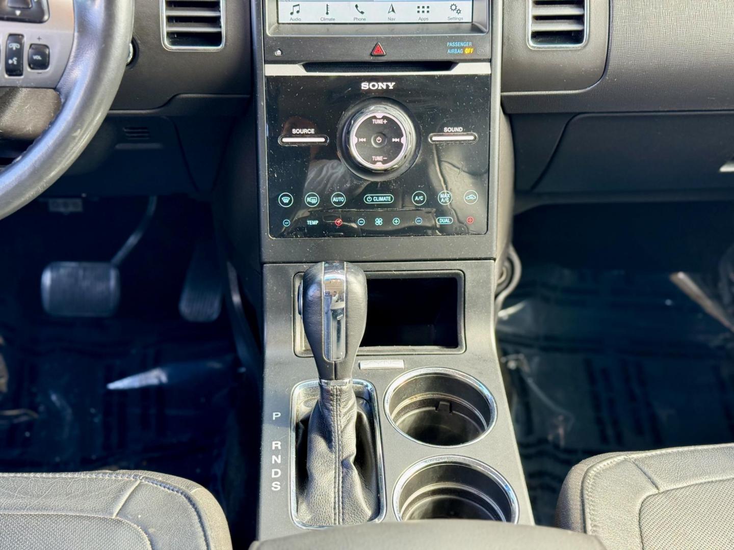 2018 GRAY Ford Flex Limited FWD (2FMGK5D89JB) with an 3.5L V6 DOHC 24V engine, 6A transmission, located at 7600 S Western Ave., Chicago, IL, 60620, (773) 918-3980, 0.000000, 0.000000 - Photo#13