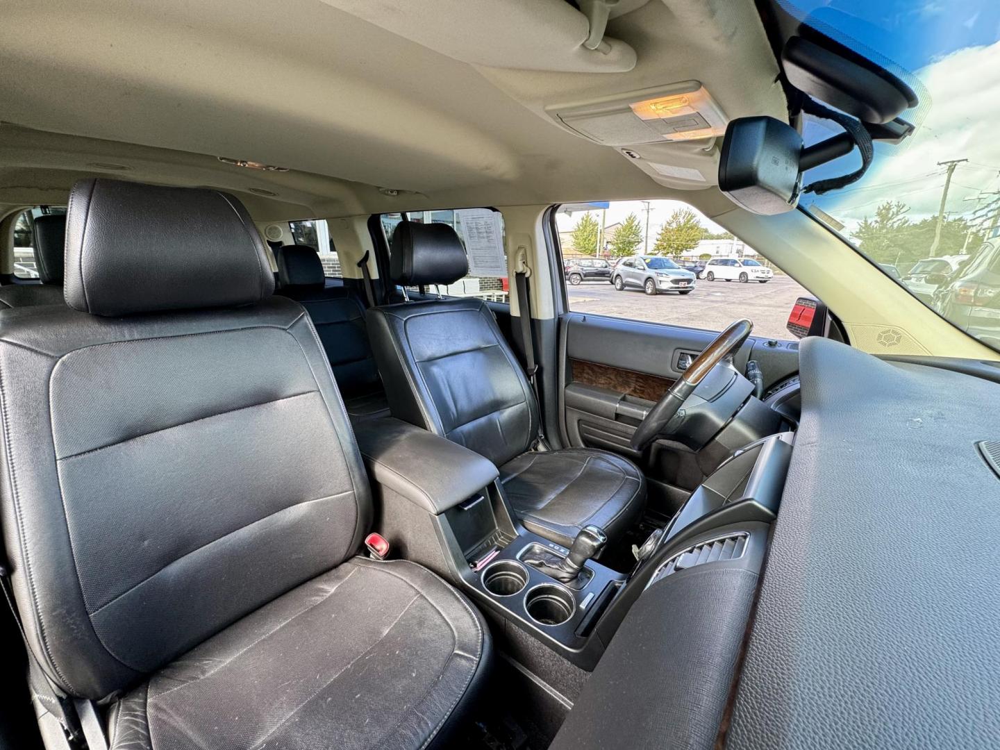2018 GRAY Ford Flex Limited FWD (2FMGK5D89JB) with an 3.5L V6 DOHC 24V engine, 6A transmission, located at 7600 S Western Ave., Chicago, IL, 60620, (773) 918-3980, 0.000000, 0.000000 - Photo#9